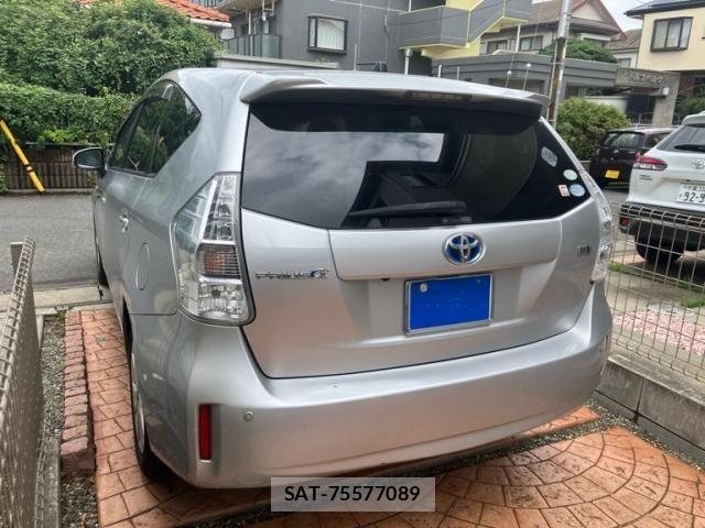 Toyota PRIUS ALPHA 2011-11 8745399-3