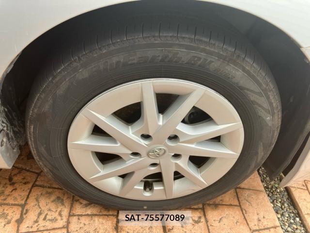 Toyota PRIUS ALPHA 2011-11 8745399-4