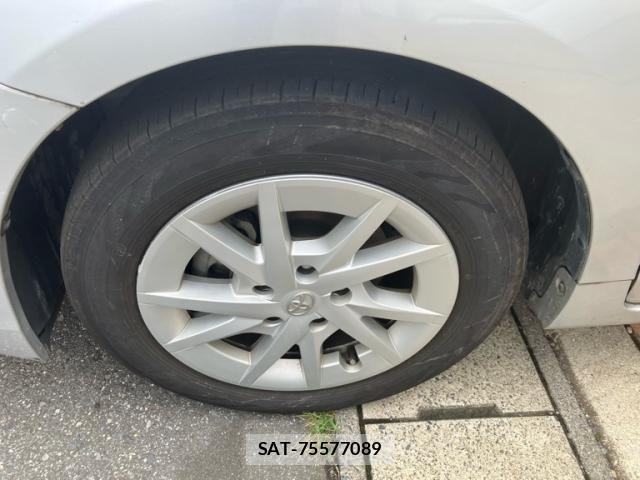 Toyota PRIUS ALPHA 2011-11 8745399-7