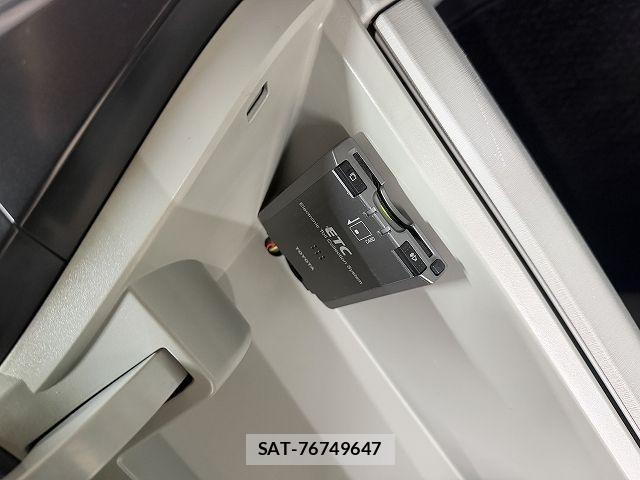Toyota PRIUS ALPHA 2014-02 8745381-12