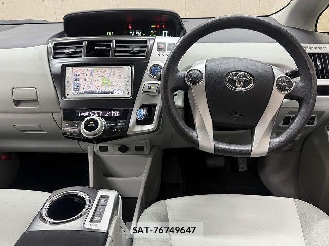 Toyota PRIUS ALPHA 2014-02 8745381-1