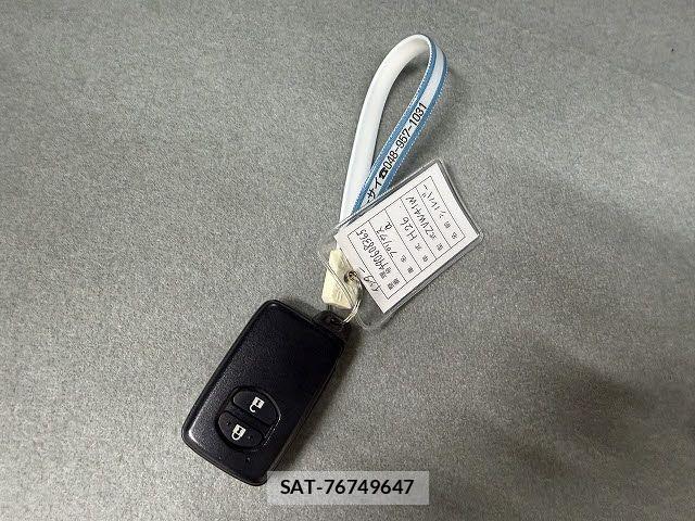 Toyota PRIUS ALPHA 2014-02 8745381-21
