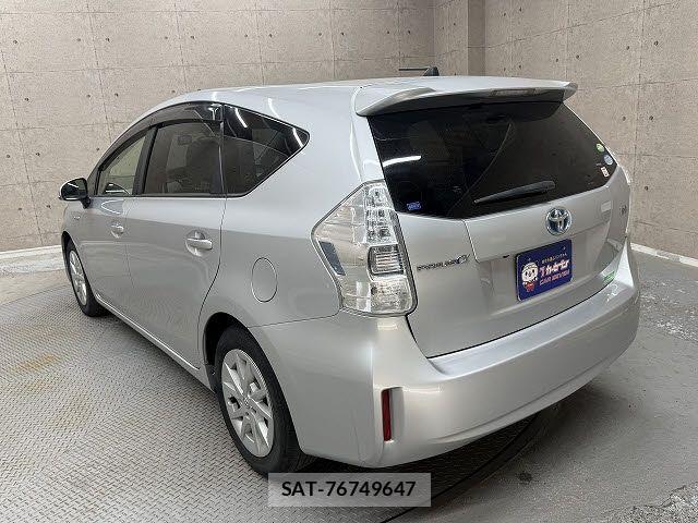 Toyota PRIUS ALPHA 2014-02 8745381-2