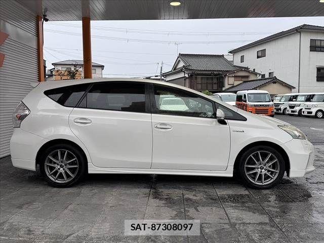 Toyota PRIUS ALPHA 2012-03 8745388-10