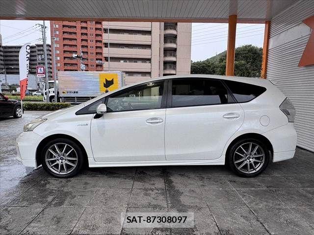 Toyota PRIUS ALPHA 2012-03 8745388-11