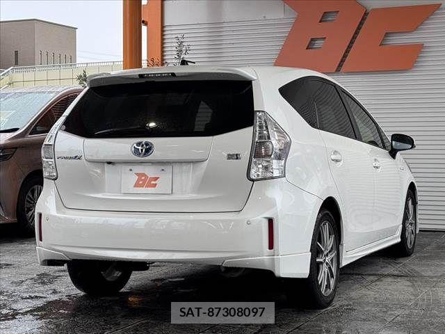 Toyota PRIUS ALPHA 2012-03 8745388-12