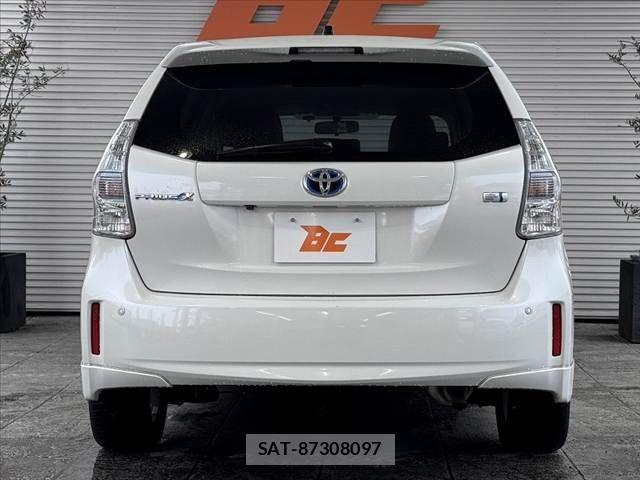 Toyota PRIUS ALPHA 2012-03 8745388-13