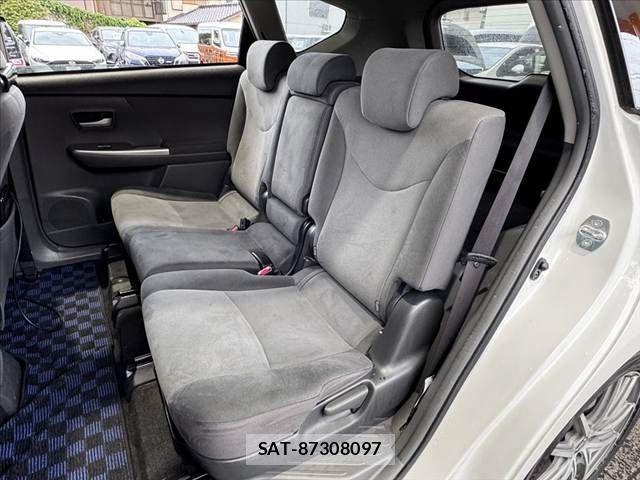 Toyota PRIUS ALPHA 2012-03 8745388-18