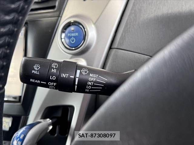Toyota PRIUS ALPHA 2012-03 8745388-26