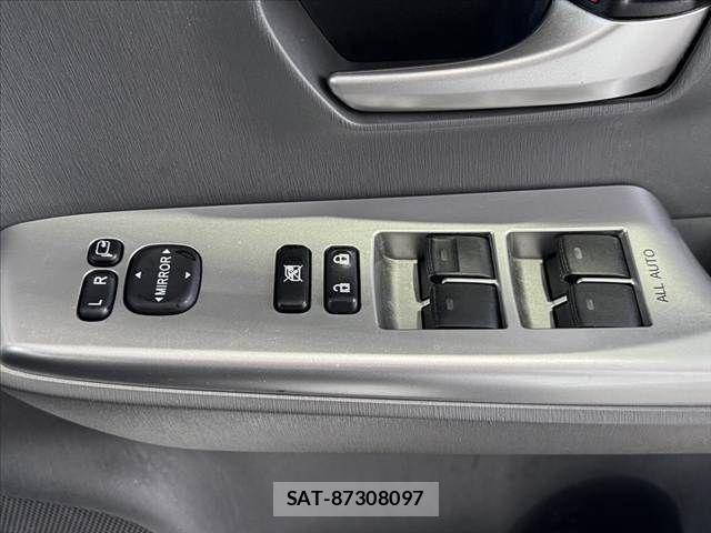Toyota PRIUS ALPHA 2012-03 8745388-28
