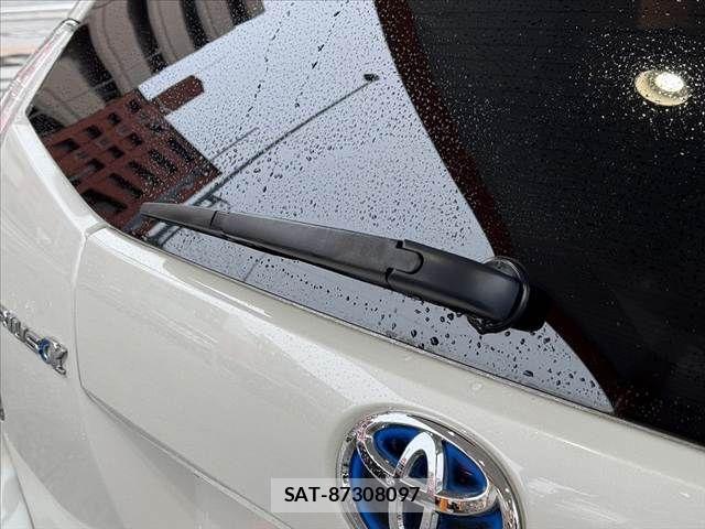 Toyota PRIUS ALPHA 2012-03 8745388-29