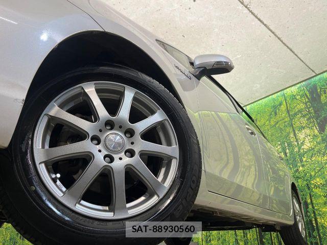 Toyota PRIUS ALPHA 2013-06 8745378-12