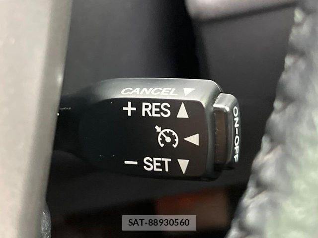 Toyota PRIUS ALPHA 2013-06 8745378-4