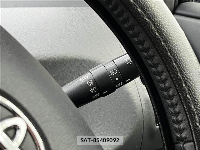 Toyota PRIUS ALPHA 2013-10 8745375-13