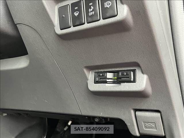 Toyota PRIUS ALPHA 2013-10 8745375-16