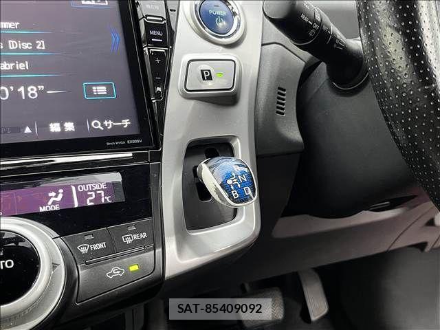 Toyota PRIUS ALPHA 2013-10 8745375-20