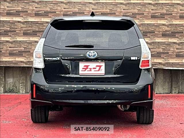 Toyota PRIUS ALPHA 2013-10 8745375-5