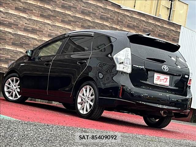 Toyota PRIUS ALPHA 2013-10 8745375-6