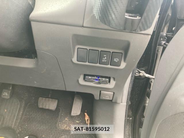 Toyota PRIUS ALPHA 2011-10 8745401-18