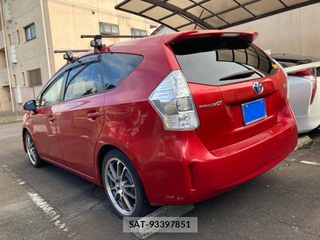 Toyota PRIUS ALPHA 2013-01 8745403-2
