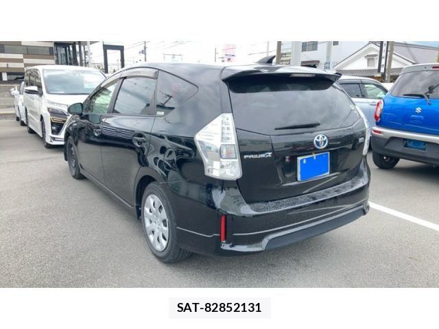 Toyota PRIUS ALPHA 2012-06 8745389-3