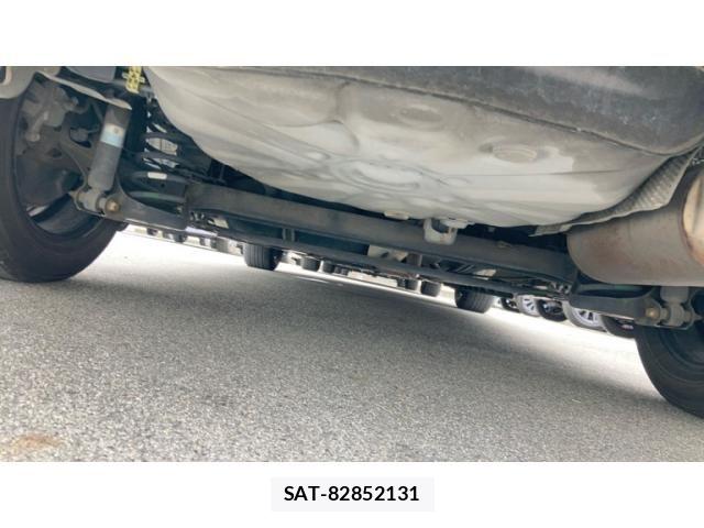 Toyota PRIUS ALPHA 2012-06 8745389-5