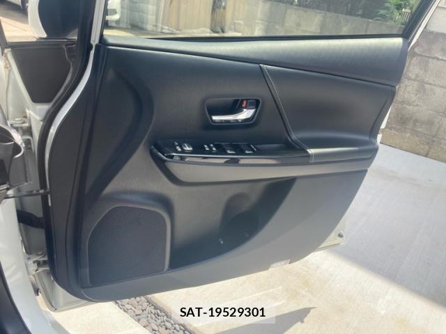 Toyota PRIUS ALPHA 2015-07 8745376-11