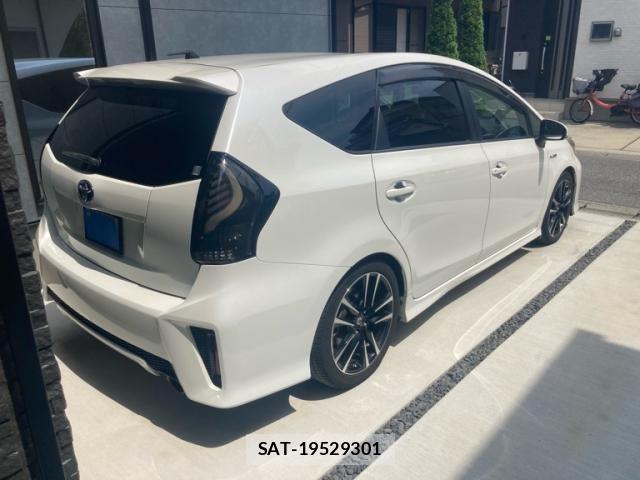 Toyota PRIUS ALPHA 2015-07 8745376-2