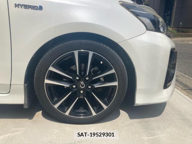 Toyota PRIUS ALPHA 2015-07 8745376-4