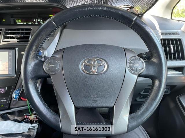 Toyota PRIUS ALPHA 2014-01 8745393-17