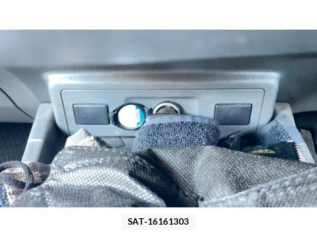 Toyota PRIUS ALPHA 2014-01 8745393-24