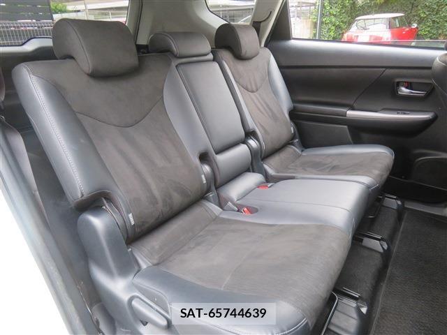 Toyota PRIUS ALPHA 2018-09 8745373-10