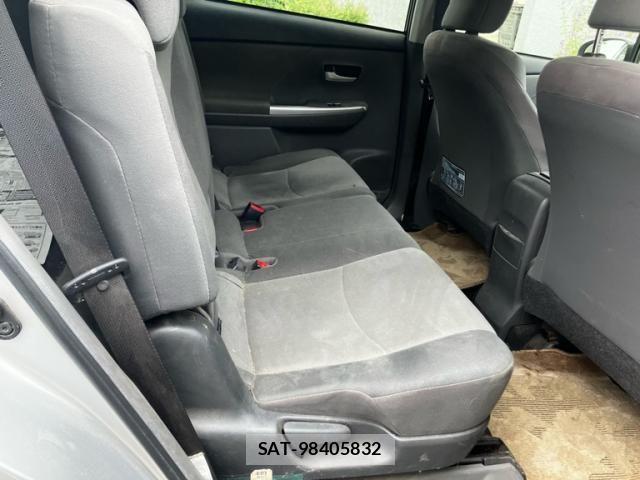 Toyota PRIUS ALPHA 2013-09 8797216-17