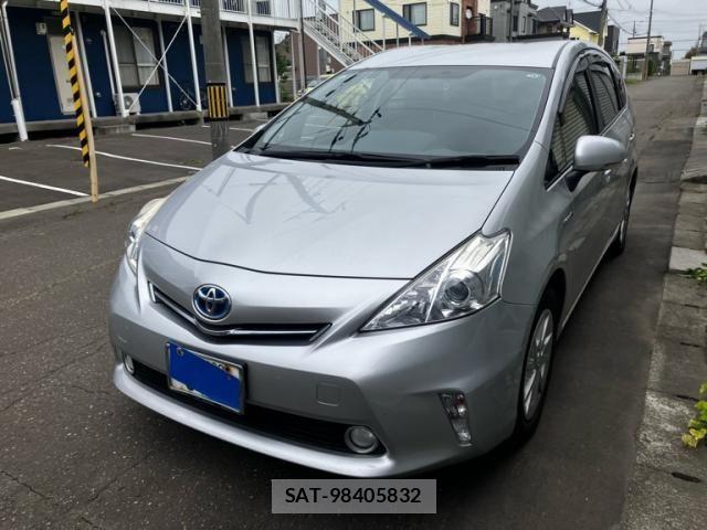 Toyota PRIUS ALPHA 2013-09 8797216-1