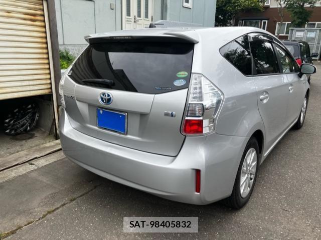Toyota PRIUS ALPHA 2013-09 8797216-2