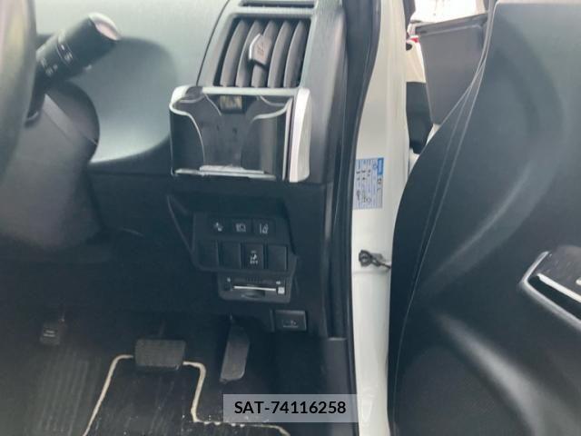 Toyota PRIUS ALPHA 2017-10 8797211-11