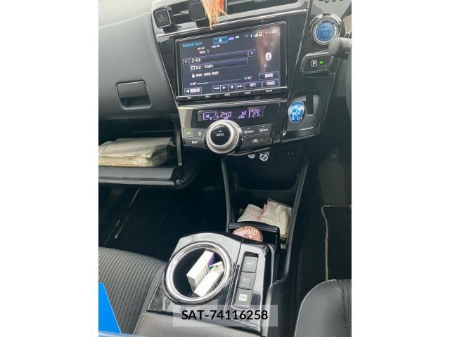 Toyota PRIUS ALPHA 2017-10 8797211-13