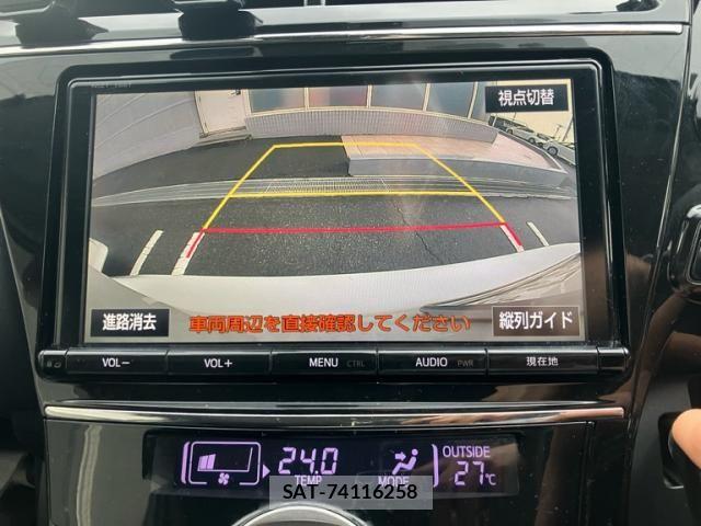Toyota PRIUS ALPHA 2017-10 8797211-15