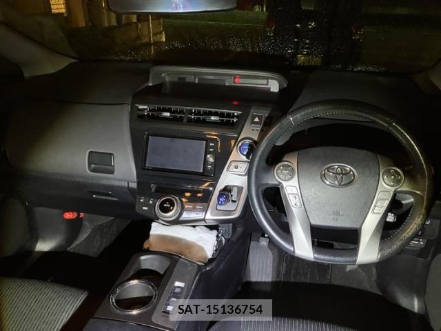 Toyota PRIUS ALPHA 2017-04 8797209-10