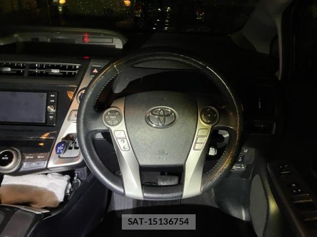 Toyota PRIUS ALPHA 2017-04 8797209-11