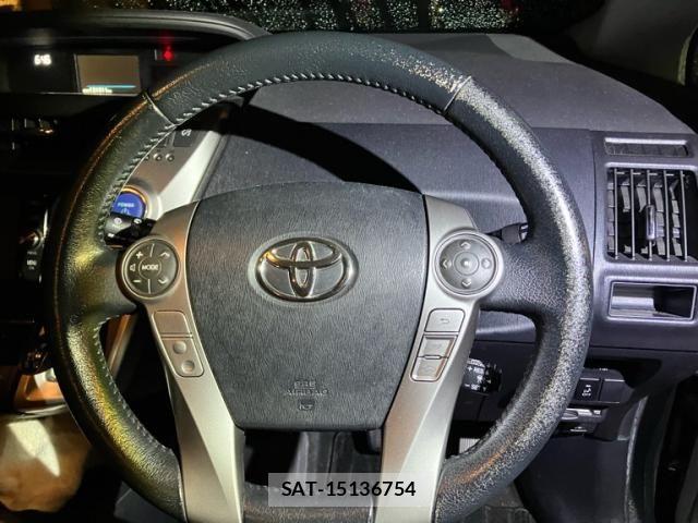 Toyota PRIUS ALPHA 2017-04 8797209-13
