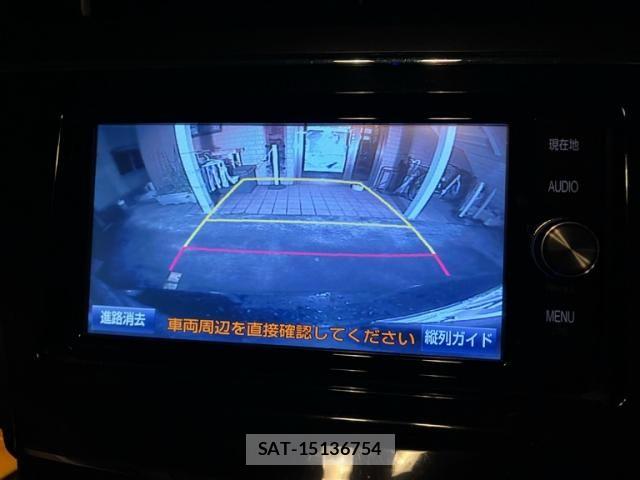 Toyota PRIUS ALPHA 2017-04 8797209-22