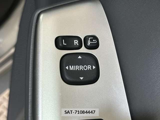 Toyota PRIUS ALPHA 2013-10 8797213-16