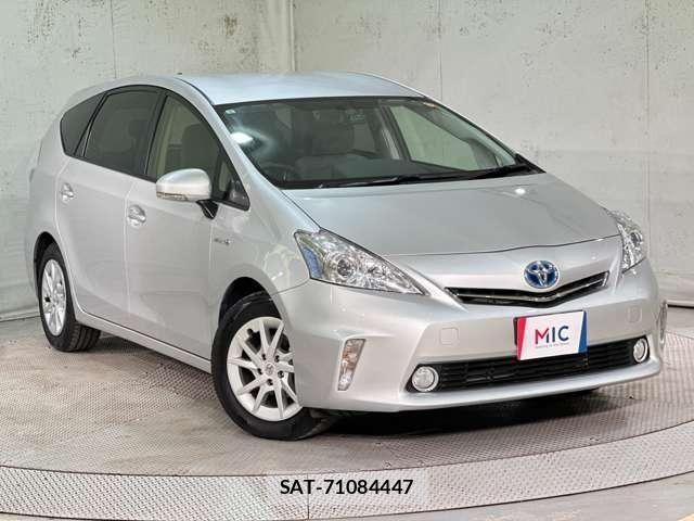 Toyota PRIUS ALPHA 2013-10 8797213-1