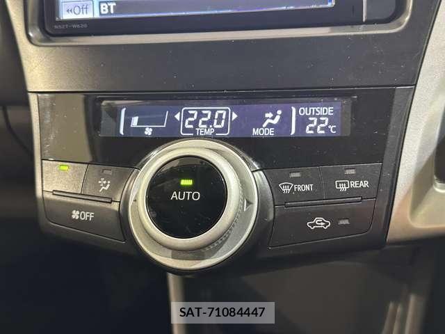 Toyota PRIUS ALPHA 2013-10 8797213-24