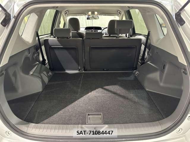 Toyota PRIUS ALPHA 2013-10 8797213-29