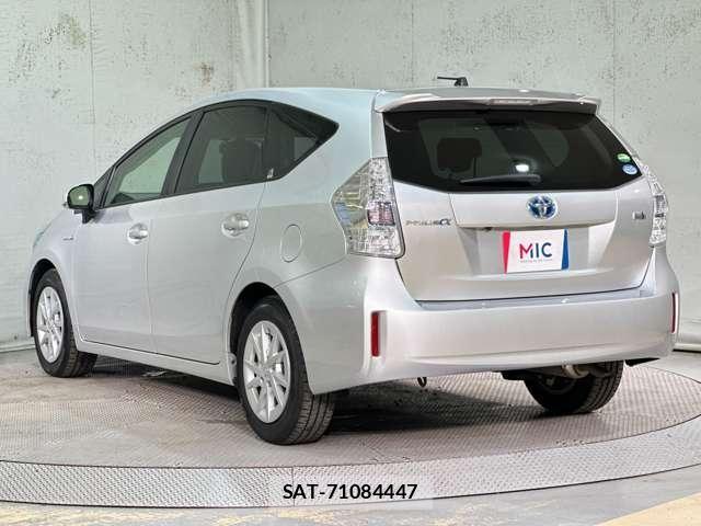 Toyota PRIUS ALPHA 2013-10 8797213-6