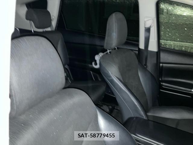 Toyota PRIUS ALPHA 2019-08 8797207-21