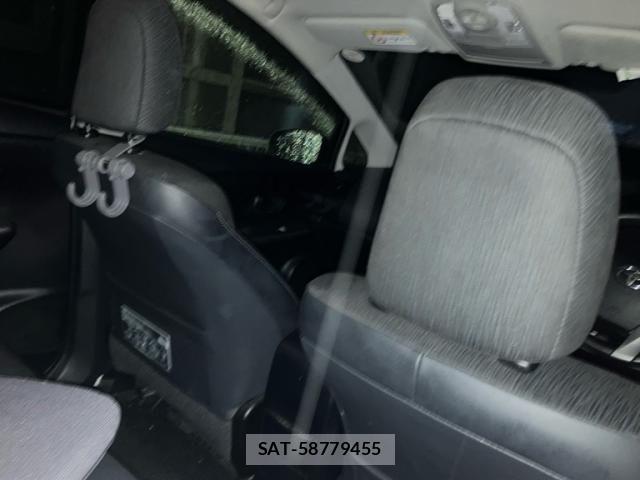 Toyota PRIUS ALPHA 2019-08 8797207-24