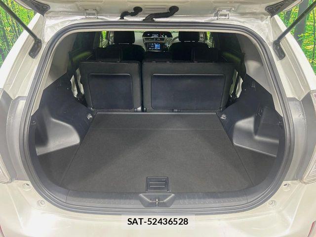 Toyota PRIUS ALPHA 2017-12 8797208-9